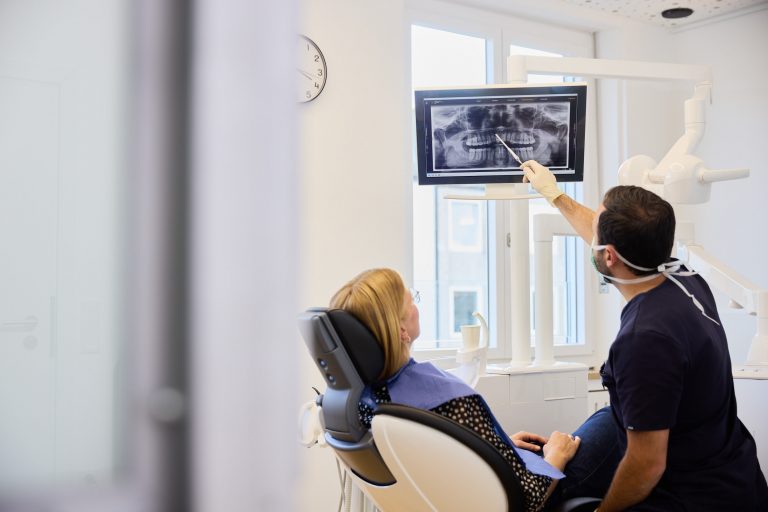 Ansicht Behandlung Zahnmedizin am Rindermarkt