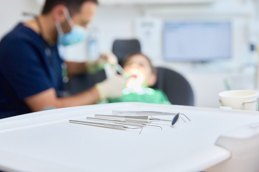 Kinder und Erwachsene in der Praxis Zahnmedizin Rindermarkt