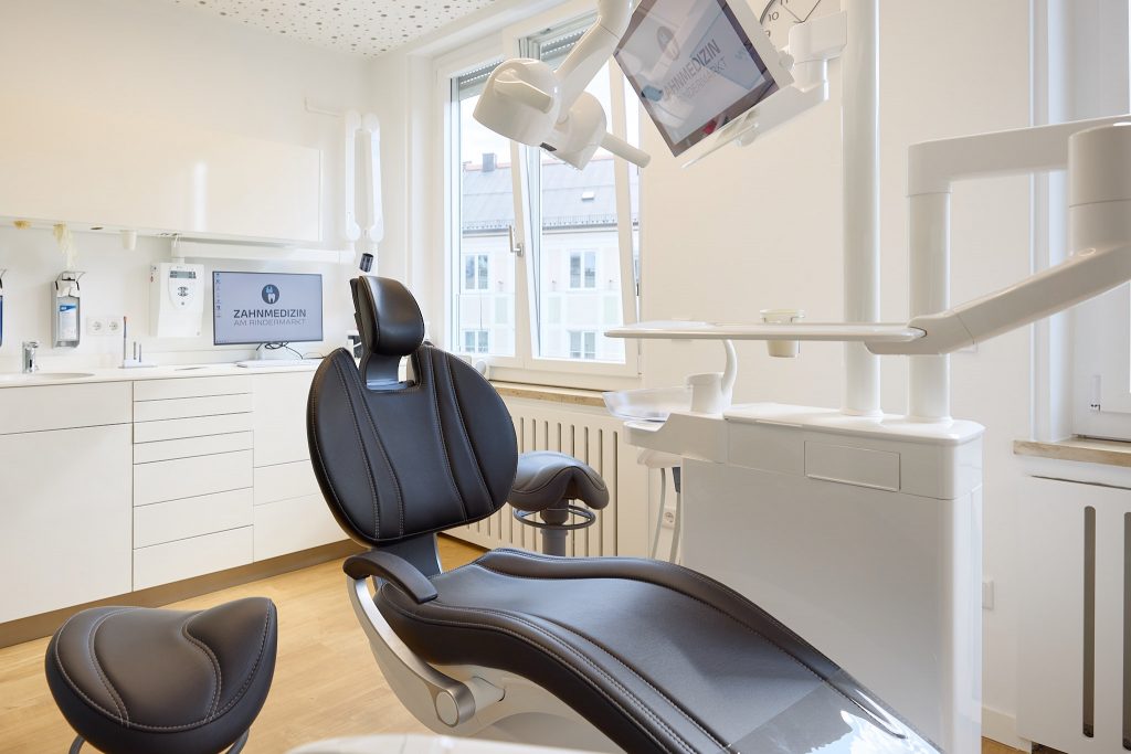 Moderne Behandlungsräume in der Praxis Zahnmedizin Rindermarkt, München